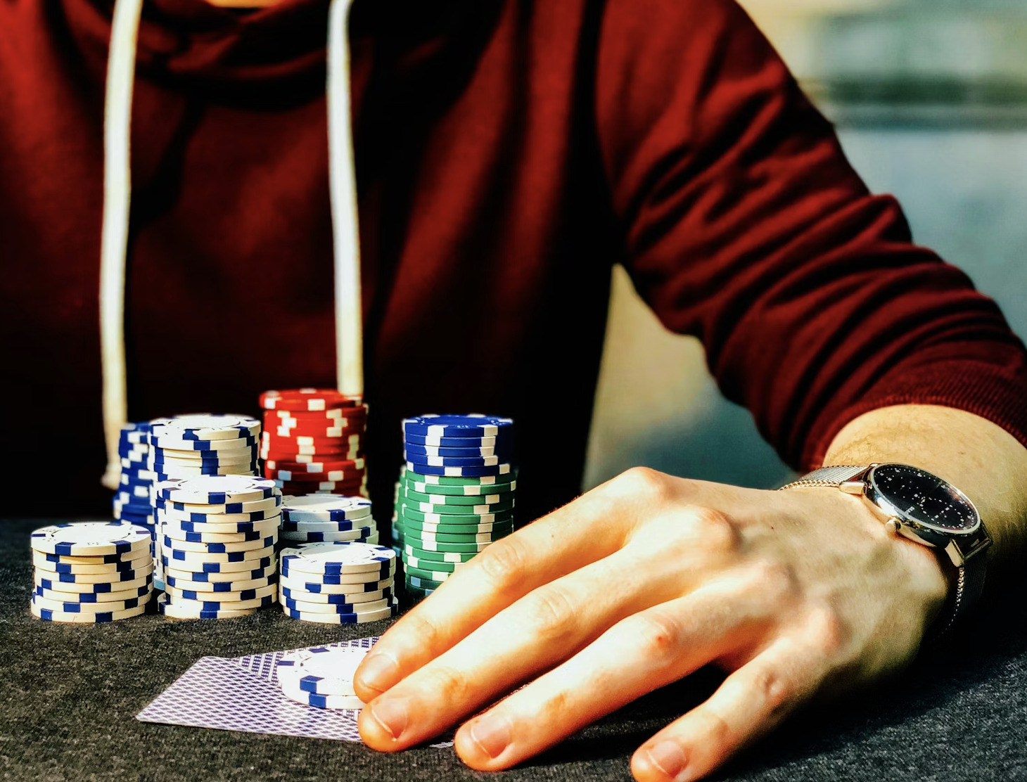 The Lies Your Brain Tells You While Gambling — Cognitive Distortions Explained
